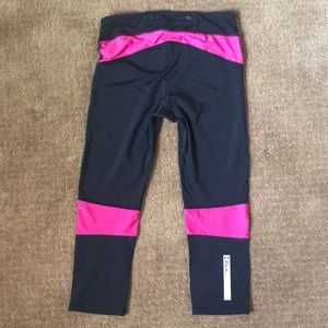Under Armor 3/4 Length Leggings